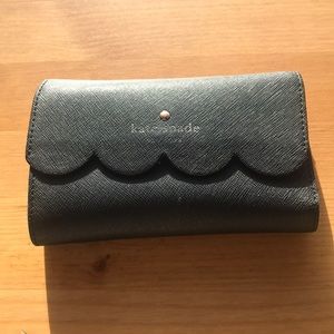 Kate Spade black scalloped wallet